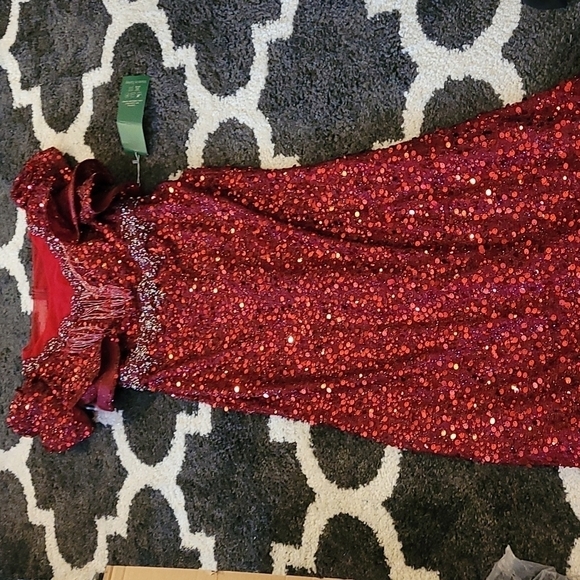 Lagos sz 44 us sz 8 red sequins New with tags dress made in turkey prom - Picture 3 of 7